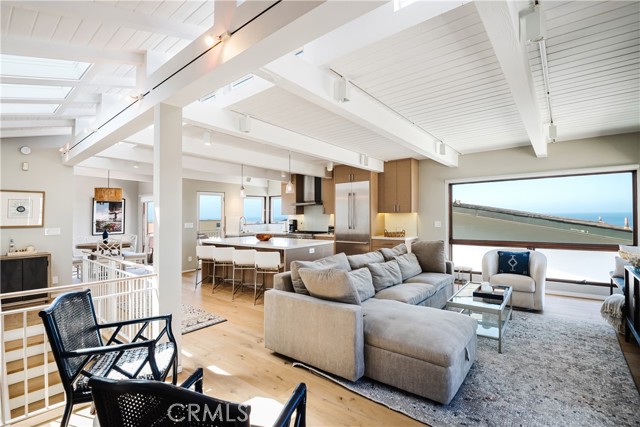 221 36th Street, Manhattan Beach, California 90266, 3 Bedrooms Bedrooms, ,3 BathroomsBathrooms,Residential,Sold,36th,SB22069794