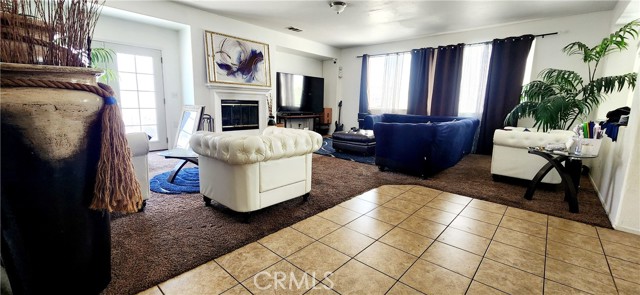 Detail Gallery Image 4 of 18 For 11069 Windcrest Ct, Adelanto,  CA 92301 - 4 Beds | 2/1 Baths