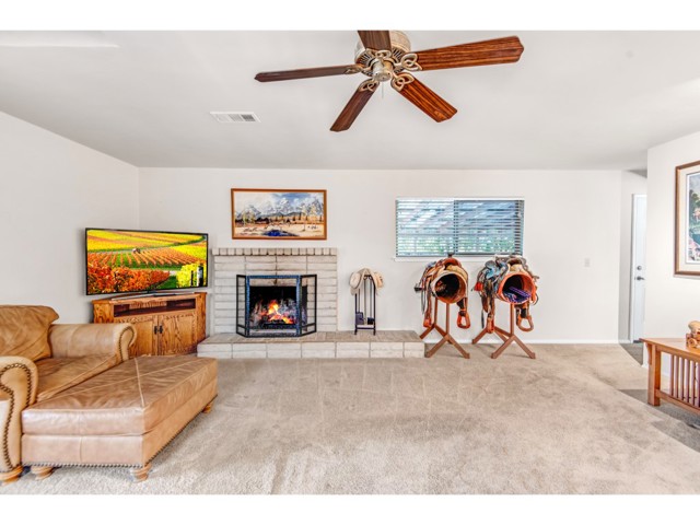 5400 Carrizo Road, Atascadero CA: https://media.crmls.org/medias/287d1189-c71e-4d32-8bd0-c366765f4aec.jpg