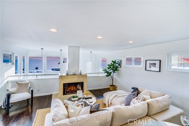 3207 Crest Drive, Manhattan Beach, California 90266, 3 Bedrooms Bedrooms, ,3 BathroomsBathrooms,Residential,Sold,Crest,PW21156135