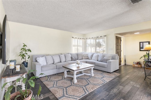 Detail Gallery Image 14 of 75 For 938 W Laurel, Colton,  CA 92324 - 3 Beds | 2 Baths