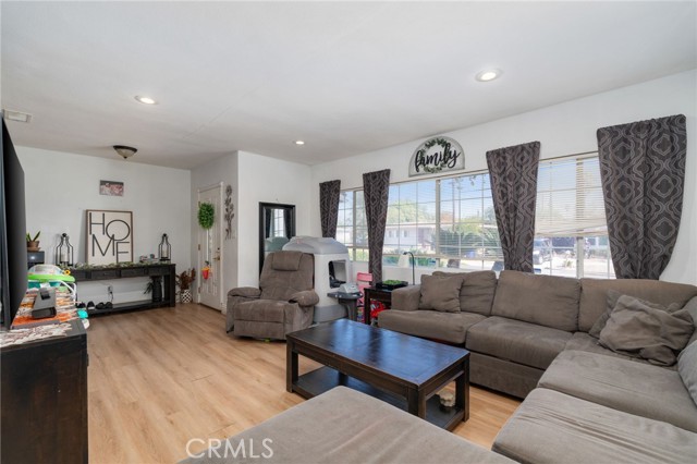 Detail Gallery Image 10 of 30 For 538 N Oakdale, Rialto,  CA 92376 - 3 Beds | 1 Baths