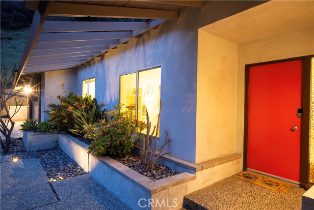 Detail Gallery Image 2 of 24 For 1101 San Luis Rey Dr, Glendale,  CA 91208 - 3 Beds | 2 Baths