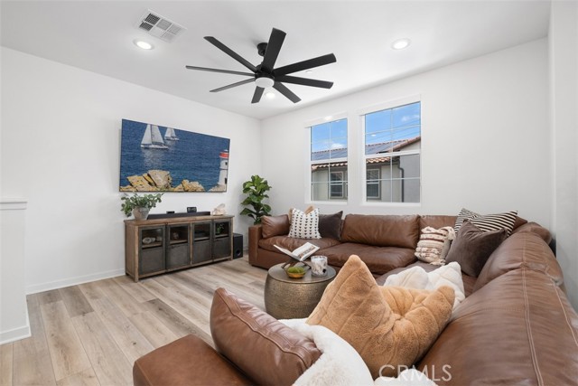 Image 6 of 51 For 242 Niebla Ln