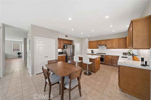 Detail Gallery Image 12 of 39 For 29499 Camino Cristal, Menifee,  CA 92584 - 4 Beds | 2/1 Baths