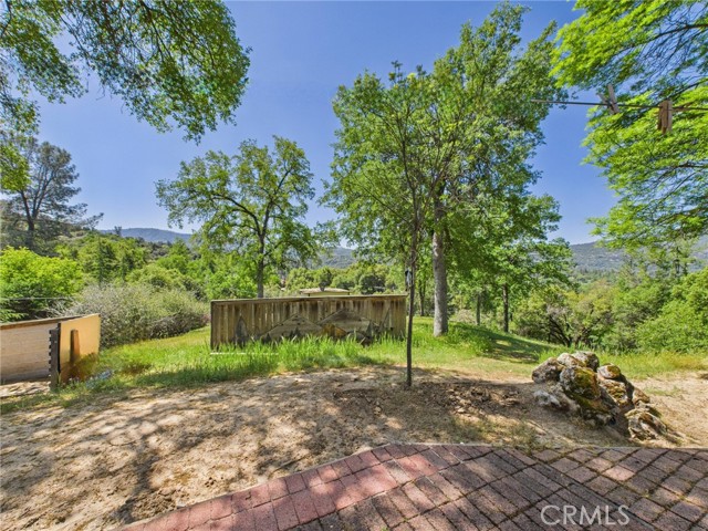 40170 Hillsborough Loop, Oakhurst CA: https://media.crmls.org/medias/287f65c1-f3e1-4f90-952f-4fec0c908c8f.jpg