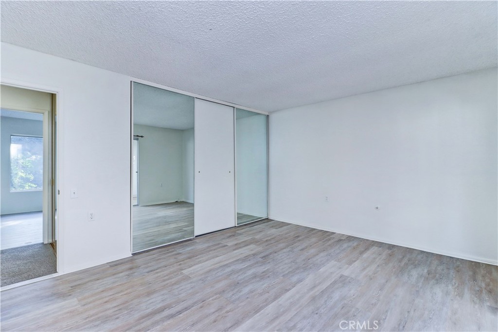 MLS #OC25267667 image #34