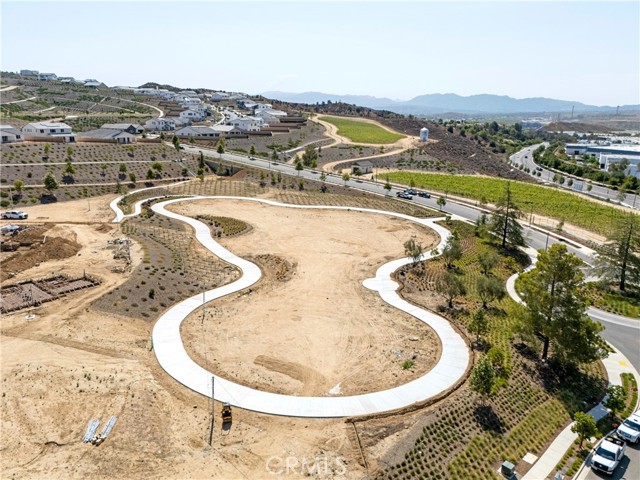 28528 Wildflower Terrace, Castaic CA: https://media.crmls.org/medias/28810499-41ec-4f1b-acab-cad9f4759f2a.jpg