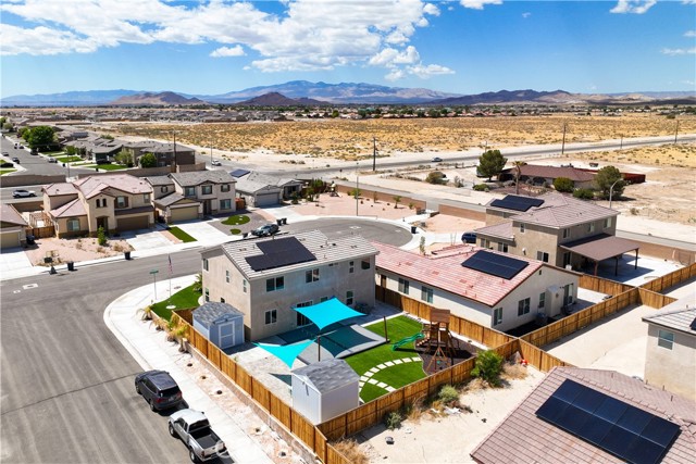 2436 Lugar Bonito Court, Rosamond CA: https://media.crmls.org/medias/2881523f-cc88-4bd3-b7d8-add43a349339.jpg