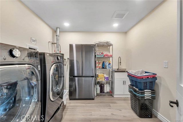 Detail Gallery Image 45 of 53 For 956 Crown Hill, Simi Valley,  CA 93063 - 4 Beds | 3 Baths