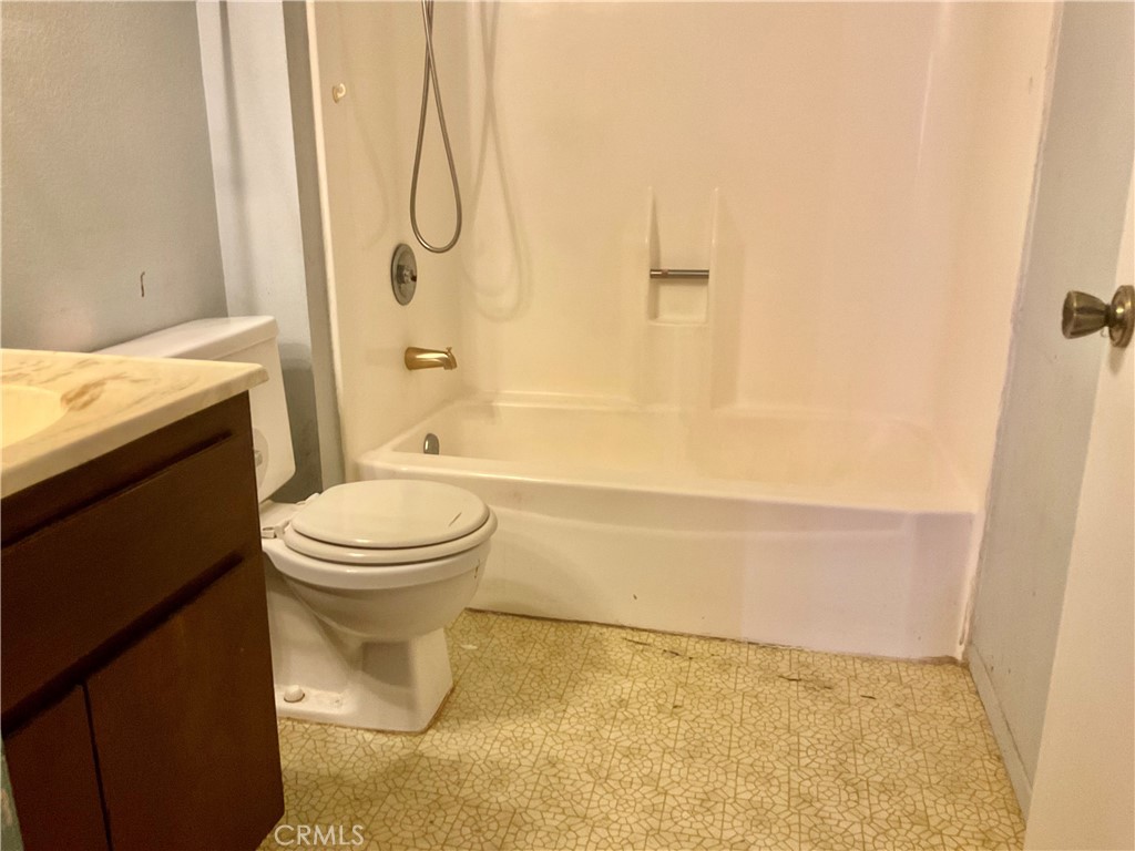 https://media.crmls.org/medias/2881dbcc-7000-432a-85d6-c6e915317f48.jpg?preset=X-Large