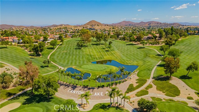 30186 Yellow Feather Drive, Canyon Lake CA: https://media.crmls.org/medias/2881fde8-d691-44e7-8ce4-83aada675b50.jpg