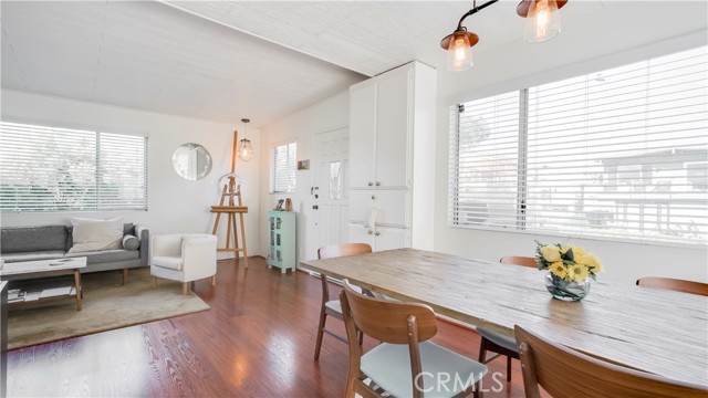 400 17th Street, Manhattan Beach, California 90266, 4 Bedrooms Bedrooms, ,2 BathroomsBathrooms,Residential,Sold,17th,SB21119391