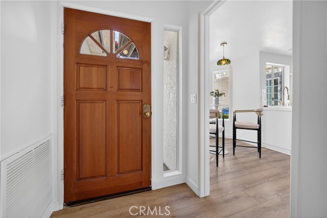 Detail Gallery Image 4 of 47 For 5534 Las Virgenes #119,  Calabasas,  CA 91302 - 3 Beds | 2/1 Baths