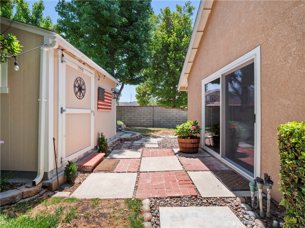 https://media.crmls.org/medias/28838123-2fc3-45dc-a2f3-141c401da5b5.jpg?preset=X-Large