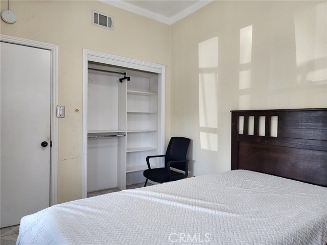 4312 Walton Avenue, Los Angeles CA: https://media.crmls.org/medias/28845326-9162-45ba-a311-30b734be6ac2.jpg