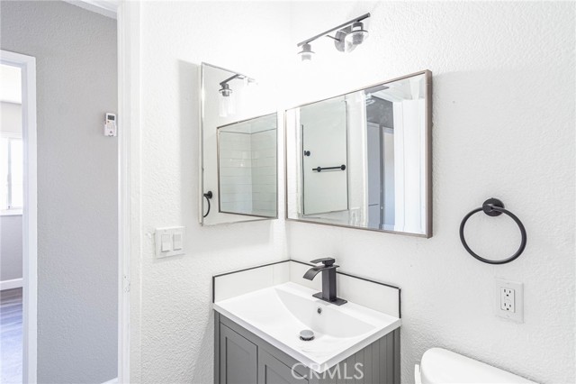 2008 Sequoia Drive, Barstow CA: https://media.crmls.org/medias/28849ca3-b847-40d3-802c-e64b851e4116.jpg