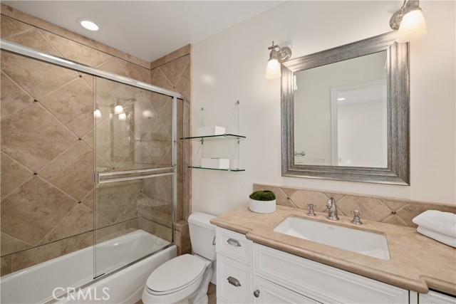 2211 Vista Drive, Manhattan Beach, California 90266, 3 Bedrooms Bedrooms, ,3 BathroomsBathrooms,Residential,Sold,Vista,SB21197291