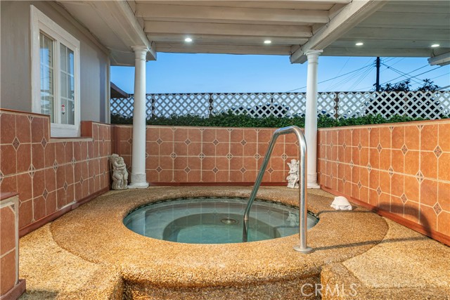 2033 E Duell Street, Glendora CA: https://media.crmls.org/medias/28850241-b621-416d-8cf7-58d904ec4475.jpg