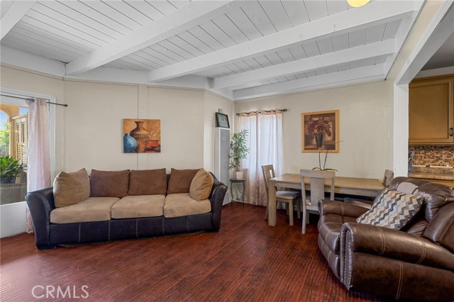 8054 Rhodes Avenue, North Hollywood CA: https://media.crmls.org/medias/2886f697-87f7-4db7-aaf2-19ed1e59917c.jpg