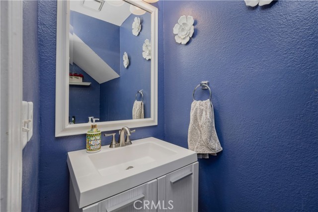 Detail Gallery Image 10 of 31 For 11798 Rustic, Fontana,  CA 92337 - 3 Beds | 2/1 Baths