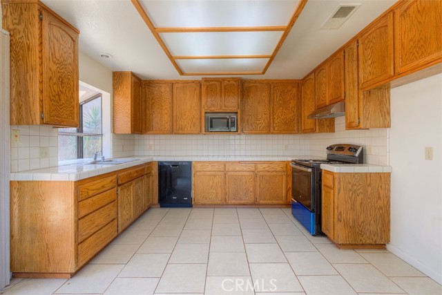 90 Segura Drive, Oroville CA: https://media.crmls.org/medias/28870853-7fc4-4b5e-aec6-2c7924405fc1.jpg
