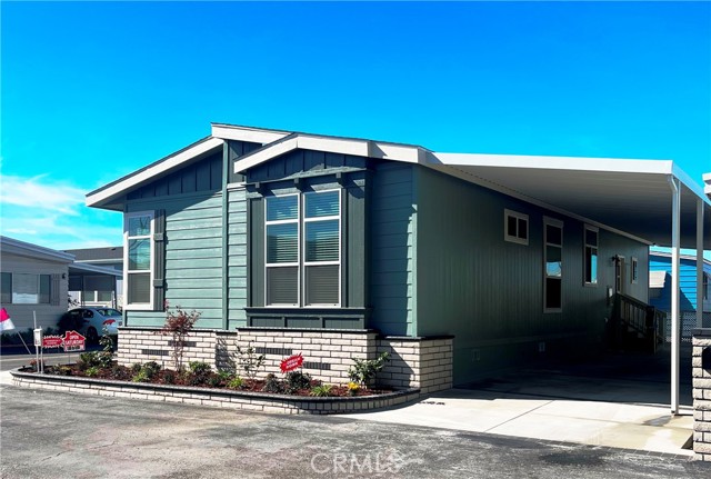 Detail Gallery Image 2 of 25 For 19350 Ward St #57,  Huntington Beach,  CA 92646 - 3 Beds | 2 Baths
