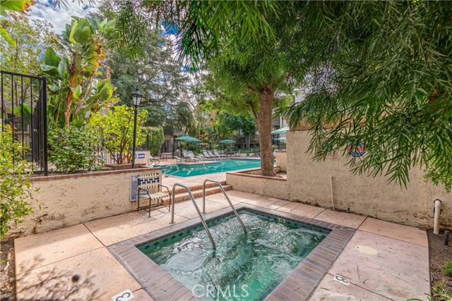 Detail Gallery Image 29 of 33 For 6121 Shoup #35,  Woodland Hills,  CA 91367 - 1 Beds | 2 Baths