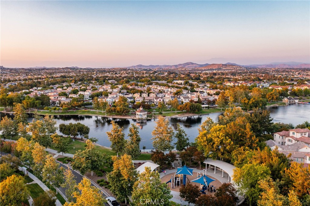 https://media.crmls.org/medias/28878cd9-2c2e-410a-937f-24d6dd70c79c.jpg?preset=X-Large
