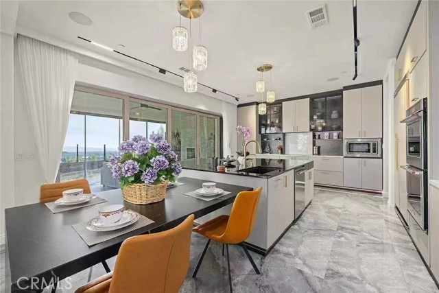 Detail Gallery Image 3 of 13 For 5502 Heritage Oak, Trabuco Canyon,  CA 92679 - 5 Beds | 4/1 Baths