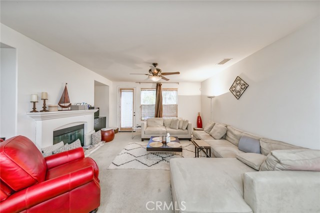 2268 Simon Street, Fullerton CA: https://media.crmls.org/medias/2887b774-3bbd-4bdd-bbe6-c4a35674cd35.jpg