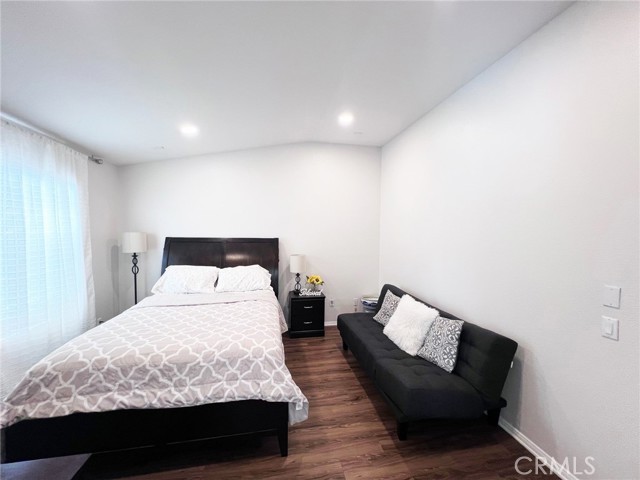 Detail Gallery Image 12 of 23 For 28303 Sycamore Dr, Saugus,  CA 91350 - 3 Beds | 2/1 Baths