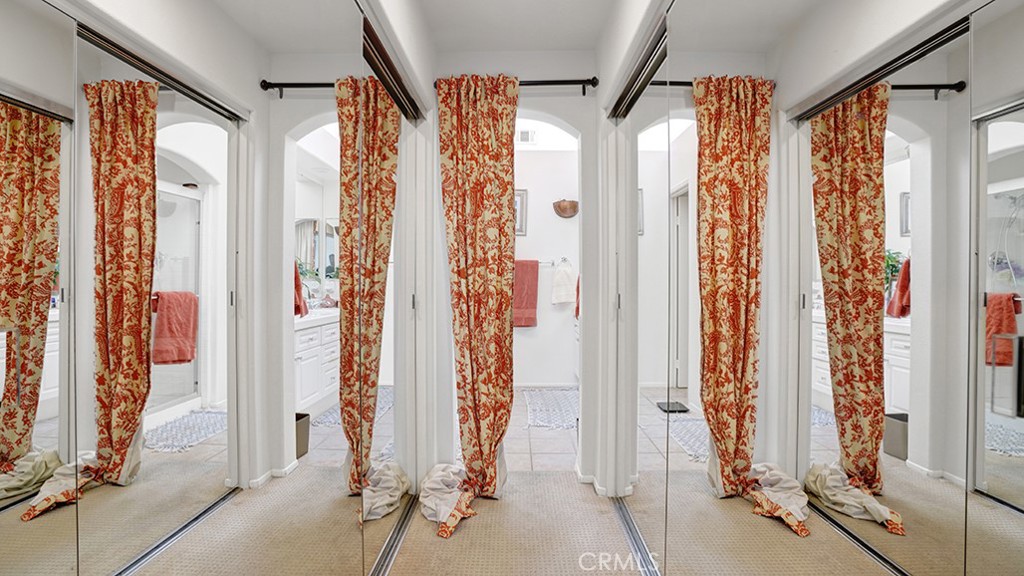 https://media.crmls.org/medias/2887fbb0-ae86-49b3-932a-9a01f1b73cc2.jpg?preset=X-Large