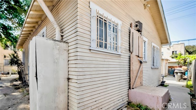 1201 Olive Avenue, Long Beach, California 90813, ,Multi-Family,For Sale,Olive,PW24198055