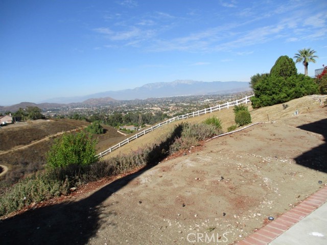 Detail Gallery Image 31 of 35 For 17474 Crestlake Ln, Riverside,  CA 92503 - 4 Beds | 2/1 Baths