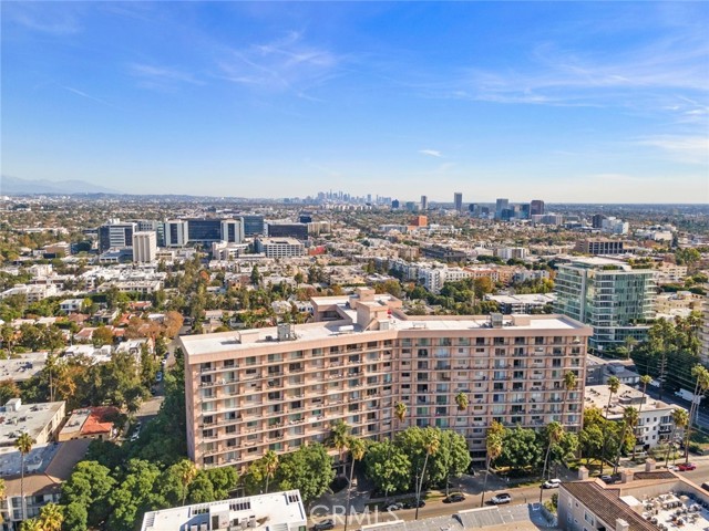 Detail Gallery Image 22 of 30 For 100 S Doheny Dr #220,  Los Angeles,  CA 90048 - 2 Beds | 2 Baths