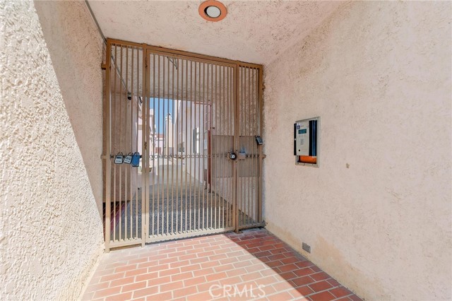 Detail Gallery Image 37 of 42 For 9906 Owensmouth Ave #28,  Chatsworth,  CA 91311 - 2 Beds | 2/1 Baths