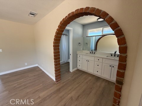 https://media.crmls.org/medias/288b80f9-2477-4725-98ef-11f058458fc0.jpg?preset=X-Large
