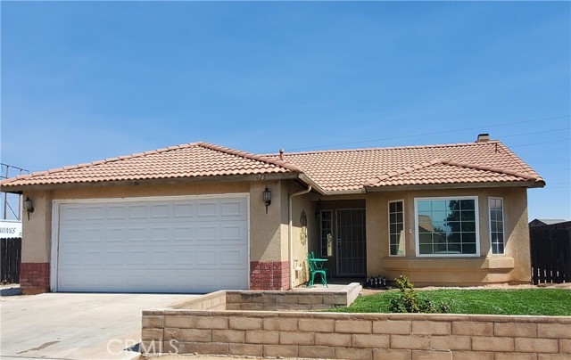 Detail Gallery Image 1 of 21 For 6743 Banyan Ave, Hesperia,  CA 92345 - 2 Beds | 2 Baths