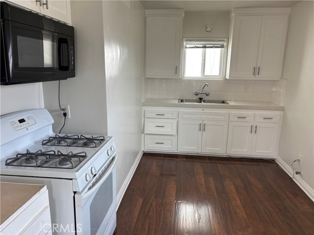 21006 Henrietta, Torrance CA: https://media.crmls.org/medias/288c2e11-557c-491a-b049-232af1701711.jpg
