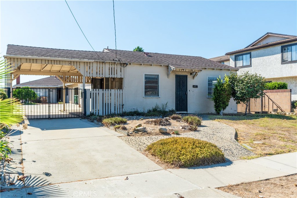 Duplex at 16023 S Manhattan Place