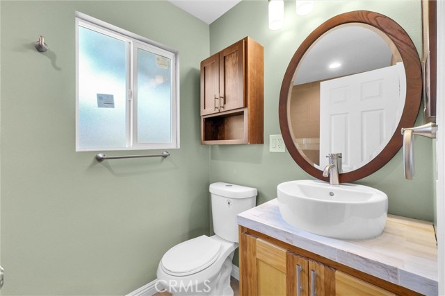 2513 W Occidental Street, Santa Ana CA: https://media.crmls.org/medias/288cb7b0-09e3-4034-8086-217f7ec3270d.jpg