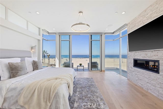 Detail Gallery Image 17 of 37 For 212 the Strand, Hermosa Beach,  CA 90254 - 4 Beds | 5/1 Baths