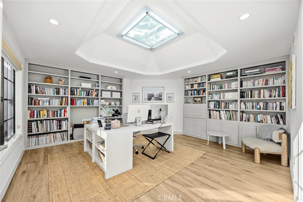 MLS #WS25257279 image #12