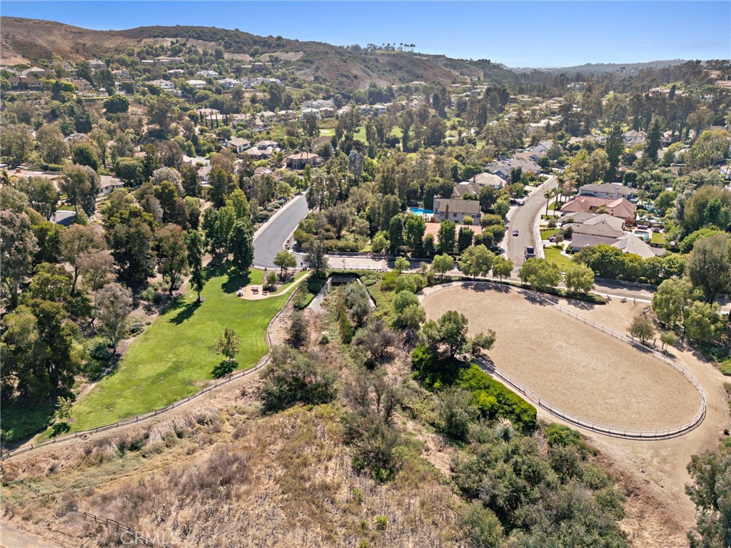 MLS #OC25077250 img 2