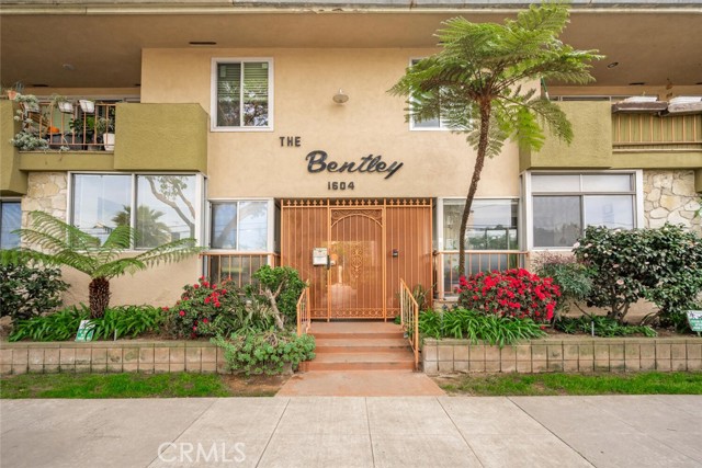 Detail Gallery Image 2 of 23 For 1604 E 2nd 1a,  Long Beach,  CA 90802 - 2 Beds | 2 Baths