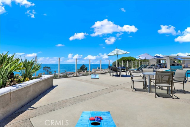 21692 Ocean Vista Drive, Laguna Beach CA: https://media.crmls.org/medias/288e1d65-d75a-405f-a5e5-25c9becbb4d8.jpg