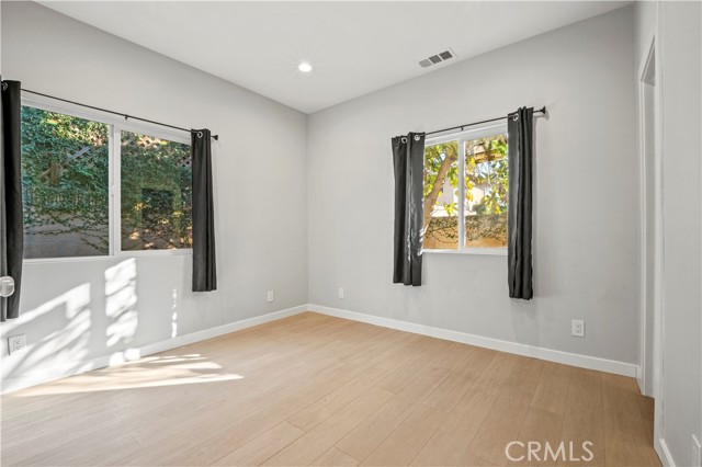 Detail Gallery Image 7 of 16 For 1584 W Wakefield Ave #B,  Anaheim,  CA 92802 - 4 Beds | 2/1 Baths