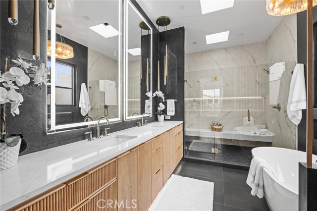 3609 Oak Avenue, Manhattan Beach CA: https://media.crmls.org/medias/288f09cd-4f4f-4615-9a61-23bb0f633b6e.jpg