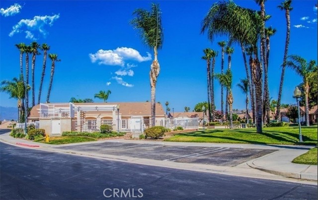 Detail Gallery Image 4 of 8 For 831 Balsam Way, Hemet,  CA 92545 - 2 Beds | 2 Baths